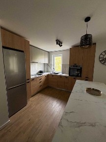 Ofer spre inchiriere apartament 4 camere modern, complet renovat, încălzire în pardoseală - zona Mărășești, Suceava