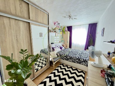 Apartament 4 camere, semidecomandat, cartier Craiovita Noua, zona Fort