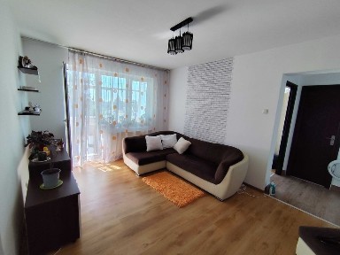 Campina, inchiriez ap 2 cam, renovat, central