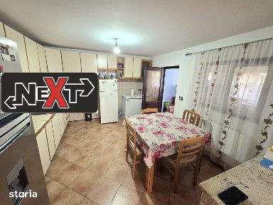 Casa cu etaj Savinesti