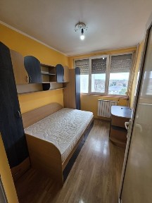 P F vând,gars str Aluminei bl D 3