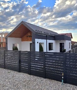 Casa Moderna Stil Nordic, 3 Camere pe Parter, Living Generos, Terasa Acoperita si Curte Proprie - Cartier Izvor - Brasov