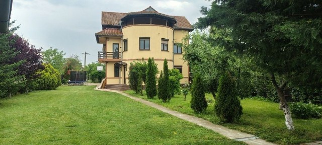 De vanzare Vila P+1+M in Razvad