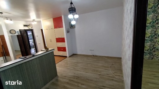 Apartament 3 camere, balcon, terasa si loc de parcare