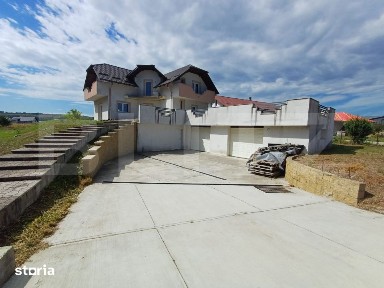 Casa de vanzare, 321 mp, teren 2650, zona Poiana Patrauti