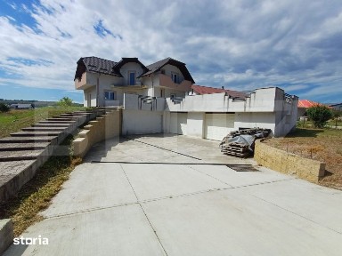 Casa de vanzare, 321 mp, teren 2650, zona Poiana Patrauti
