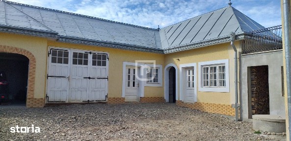 Casă 5 camere, 2.800 mp teren, Dărmănești - 13 km Suceava