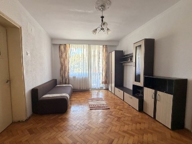 Apartament 2 camere semidecomandat