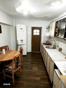 Vand Apartament cu 3 camere