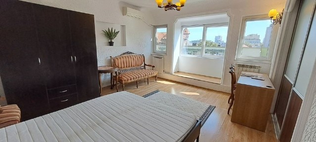 Proprietar inchiriez apartament 3 camere ultracentral - Bd. Dacia | 3 minute de mers pe jos de Metrou Piața Romană | 650 €/lună