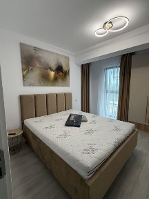 Proprietar inchiriez apartament 2 camere loc de parcare central Otopeni
