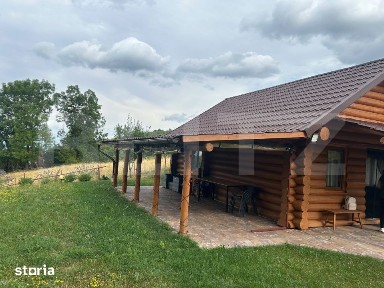 Cabana din busteni - refugiu ideal in mijlocul naturii