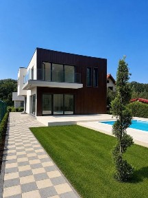 Vila moderna cu piscina si deschidere la padure