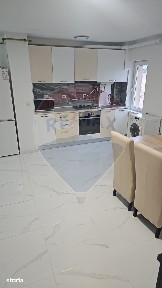 Apartament cu 3 camere de închiriat în zona Ultracentral