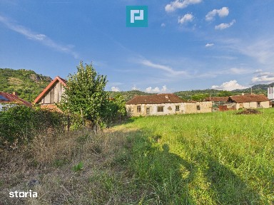Casă în centrul localității Dezna, județul Arad