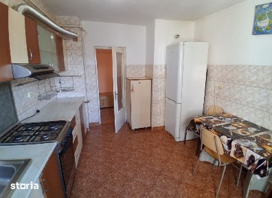 3 camere decomandat Pacurari Kaufland 81 mp bloc 1989 Cod:163165