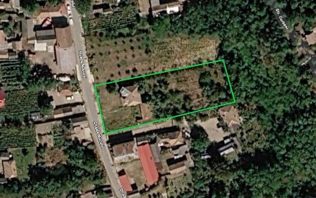 Teren intravilan + casă renovabilă de vânzare în Comuna Olanu, Sat Cioboți