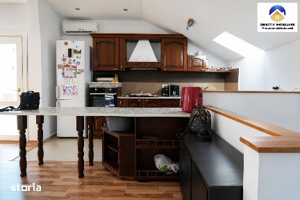 Apartament 3 camere 91 mp, mansarda, P-ta 22 Decembrie, Piatra Neamt
