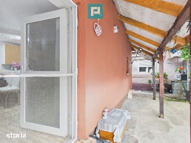 Casă cu 2 corpuri, teren 398 mp, Oradea
