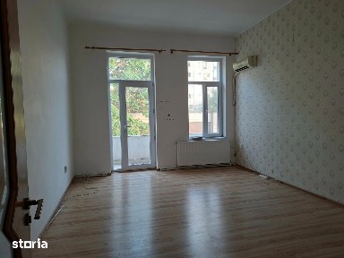 (Costuri utilitati incluse) - Spatiu central, ideal pentru birou