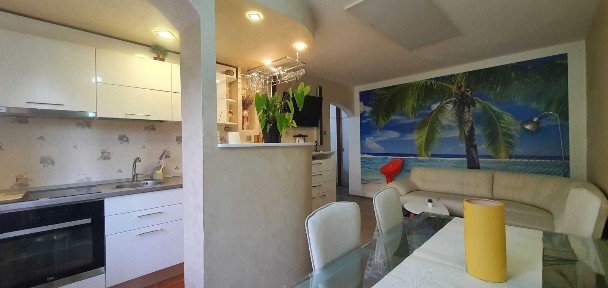 Apartament de inchiriat - 2 Dormitoare Decomandate + Living Open-Space - Etaj 1, Liceul Pedagogic / Parcare