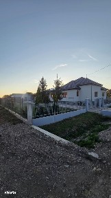 Casa la intrarea in Amati - proprietate completa, 1.400 mp teren