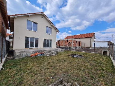 Casă nouă de vânzare in Campia Turzii cartier Șarât