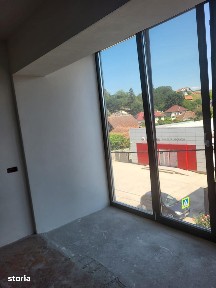 Vand apartament 3 camere