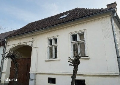 Casa saseasca 6 camere zona Central Rasnov