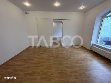 Spatiu 550 mpu pretabil clinica sau cladire birouri zona Lupeni Sibiu