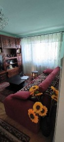 Vand apartament 2 camere + balcon, et. 3/4, zonă liniștită lângă școli și piață - Câmpina!