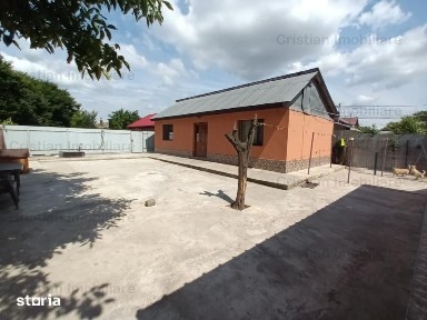 Casa Noua 2 corpuri, 300 mp teren Chercea >Dedeman
