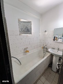 Valea Roșie, etaj 2/4, preț 117 000 euro usor negociabil