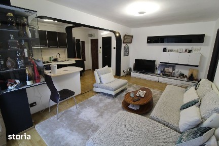 Vând apartament 2 camere în Hunedoara, Micro2-Str.Munteniei, et.3.