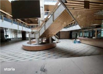 Vanzare prin licitatie, spatiu comercial cu regim de inaltime S+P+4E+M