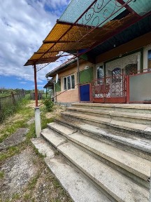 Casă cu 5.272 mp teren în Mura Mare (Gornești)
