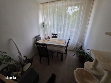 Vând apartament 4 camere langa Catedrala