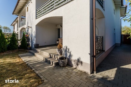 Apartament 3 camere, curte proprie, parcare, la 5 min de Shopping City