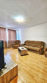 Inchiriez apartament 3 camere Trivale complex 1 zona Profi, Jam.