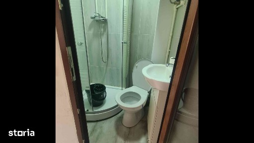 Codlea HOUSE vinde garsoniera,cu baie și bucătărie.