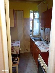 Apartament 2 camere etaj 1 bucatarie inchisa Cedonia