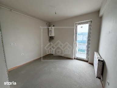 Garsoniera decomandata de vanzare, 40 mp, balcon 8 mp, loc de parcare