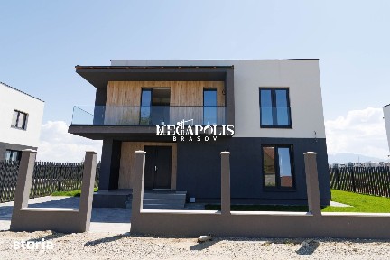 Casa Stil Mediteranean/ Intrare in Sanpetru