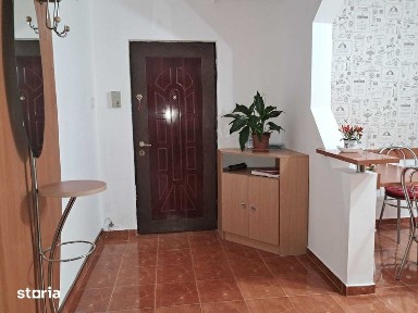 Proprietar inchiriez apartament cu 2 camere, parter, zona Lipovei