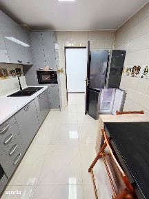 Apartament 3 camere de inchiriat, 9 Mai, 2 bai, beci