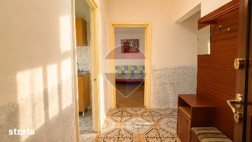 Apartament de vanzare cu 3 camere decomandate - etaj 1