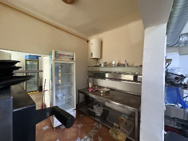 Inchiriez casa curte utilata restaurant hala traian