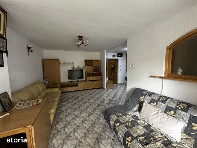 Apartament 3 camere decomandat, et. 2, Zona Piata mare