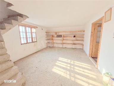 Casa de vanzare, zona Cleja Bacau