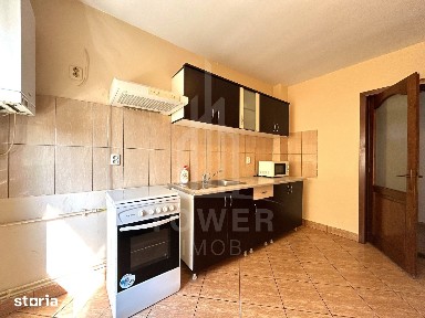 Apartament cu 3 camere, 2 băi și loc de parcare în curte - Turnișor